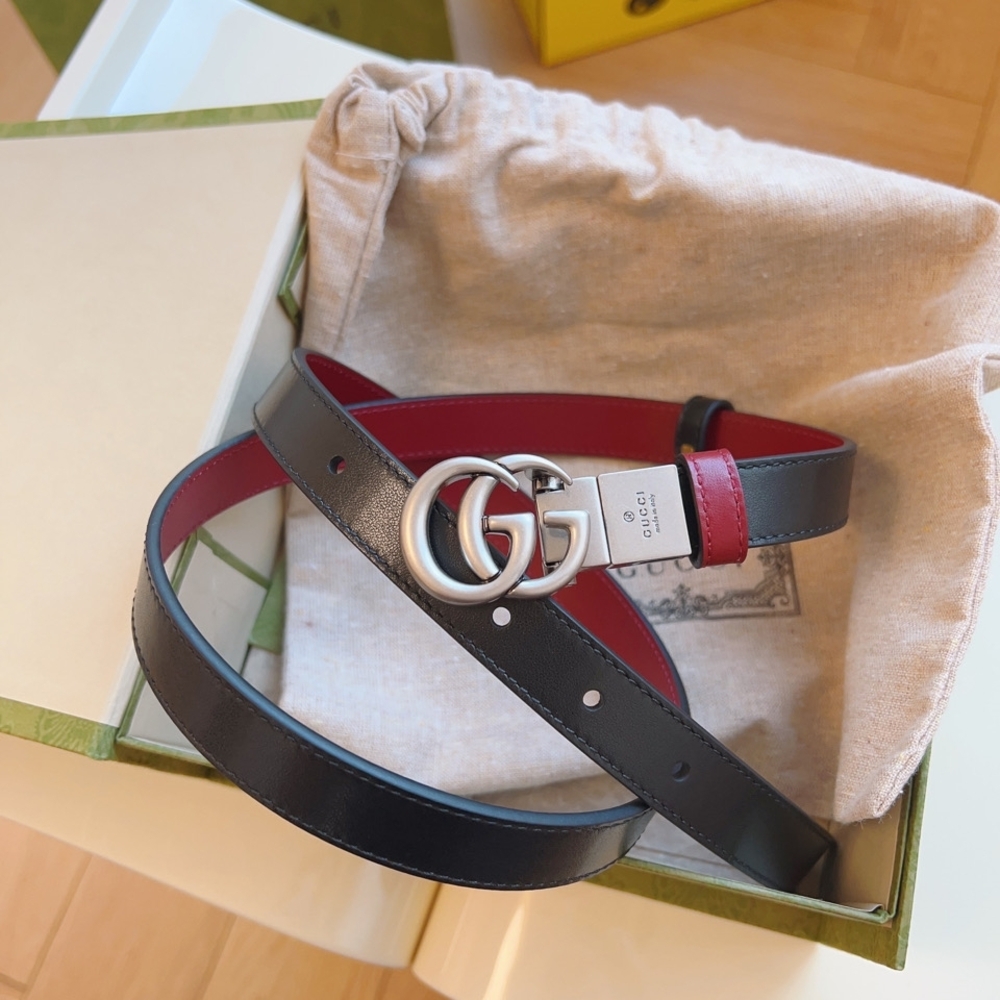 Gucci Black and Red Reversible Womens Belt